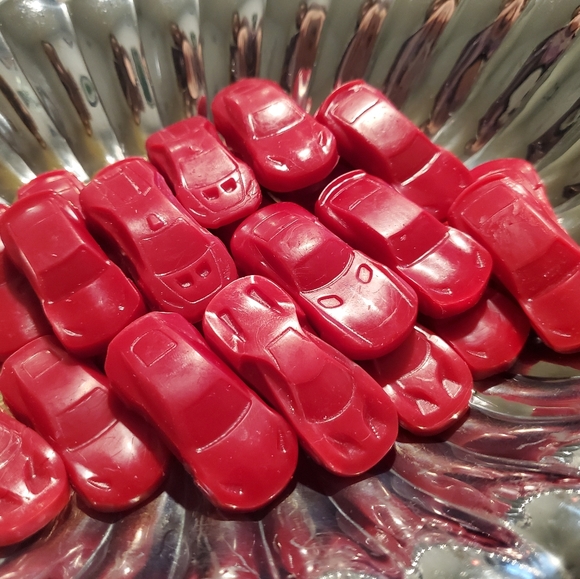 🥰 12 Car Wax Melts ~ First Date Scent ~ Home Made Car Wax Melts Valentine's Day - Picture 2 of 10